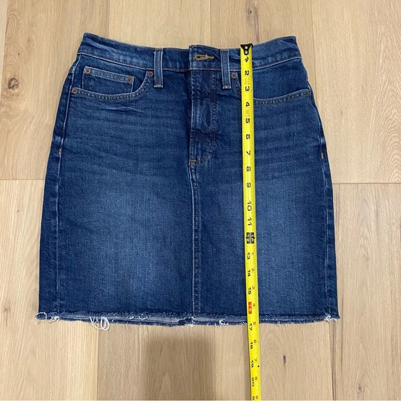Aritzia | Denim Forum “Bella” Denim Skirt 💙 - Picture 6 of 11